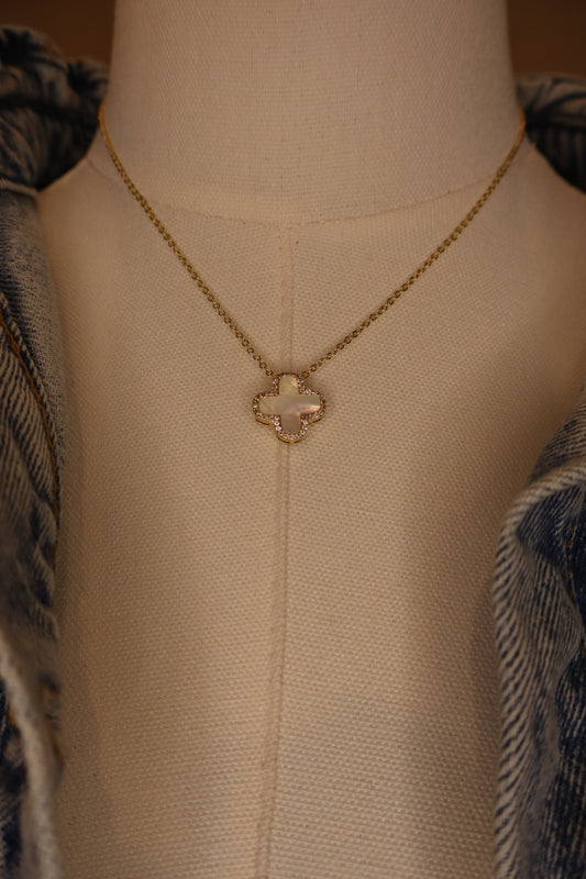 Flower Mother of Pearl Necklace