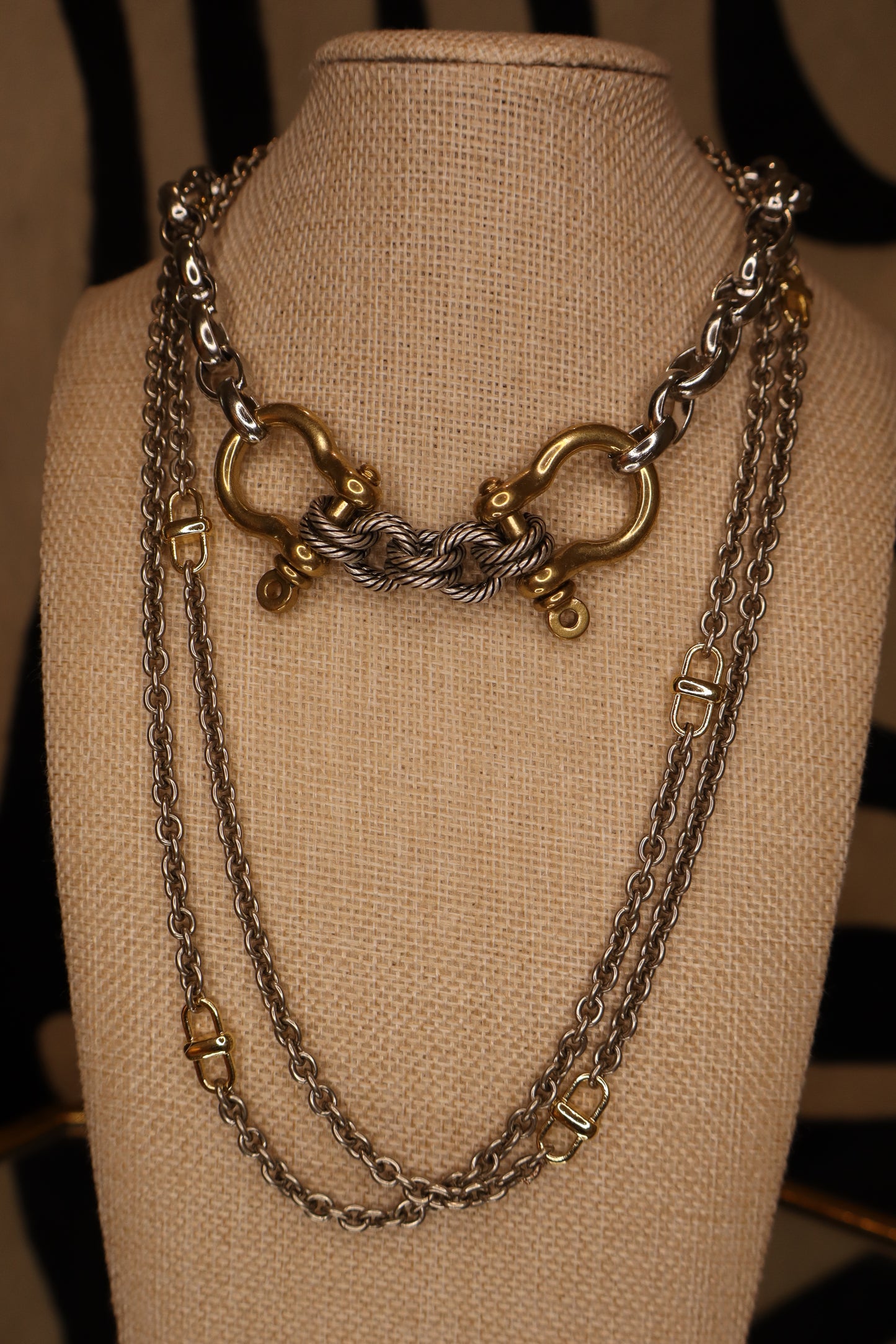 Two-Tone Double Horse Shackle Choker