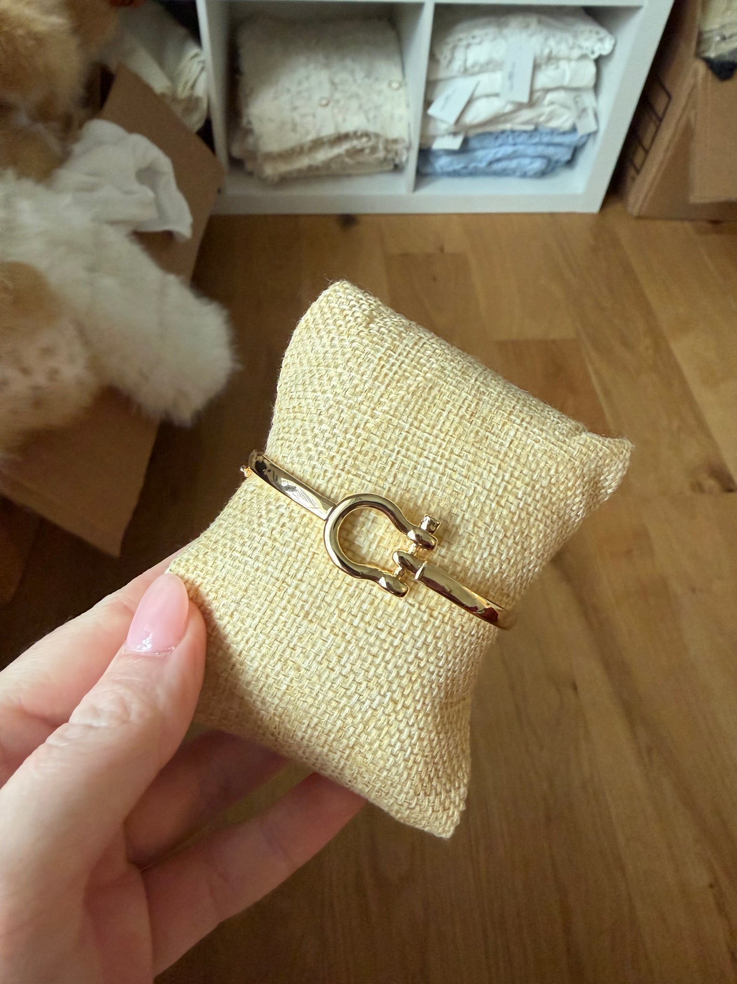 Gold Plain Bit Bracelet